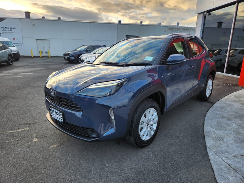 2024 Toyota Yaris Cross GX 1.5P Hybrid FWD Auto... image 3