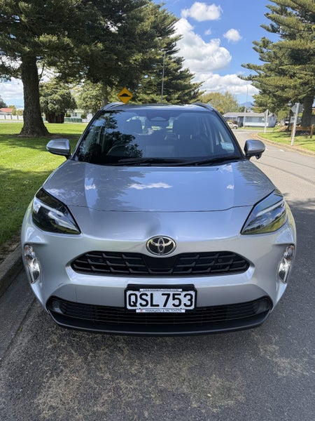 2024 Toyota Yaris Cross GX 1.5P Hybrid FWD Auto... image 3