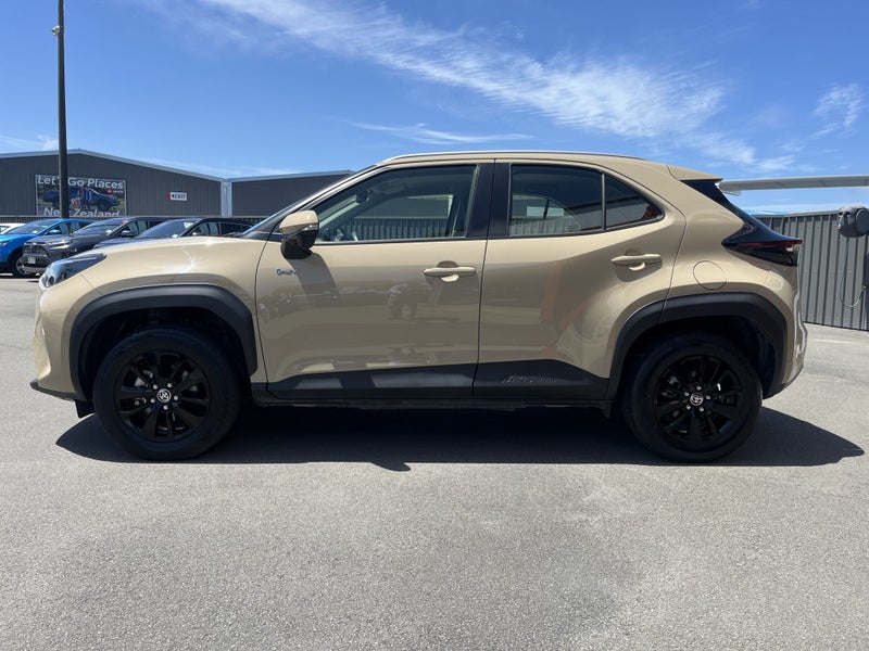 2024 Toyota Yaris Cross GX 1.5P Hybrid FWD Auto... image 3