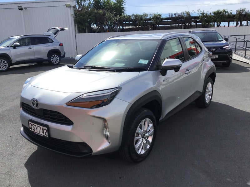2024 Toyota Yaris Cross GX 1.5P Hybrid Hatch image 3