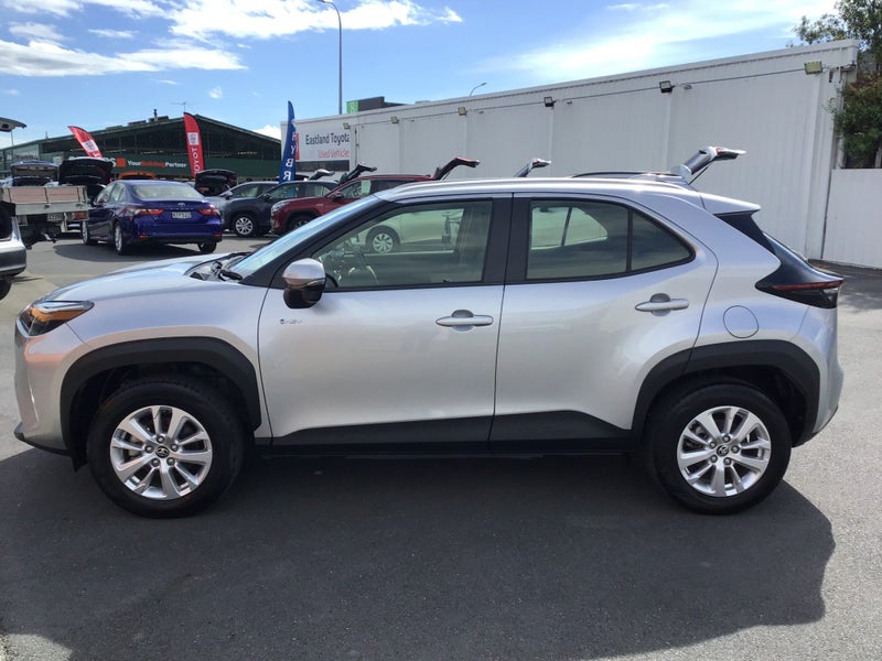 2024 Toyota Yaris Cross GX 1.5P Hybrid Hatch image 4