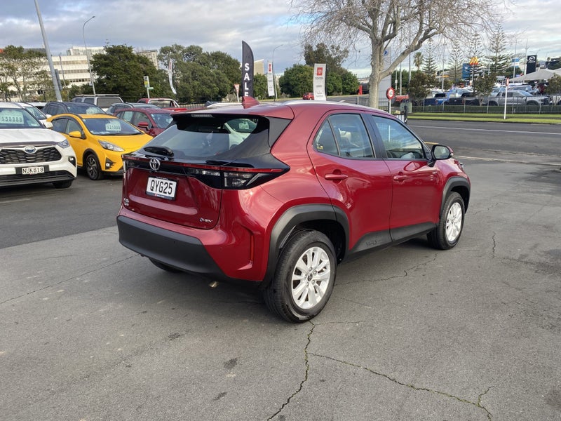 2024 Toyota Yaris Cross GX 1.5P Hybrid SUV image 2