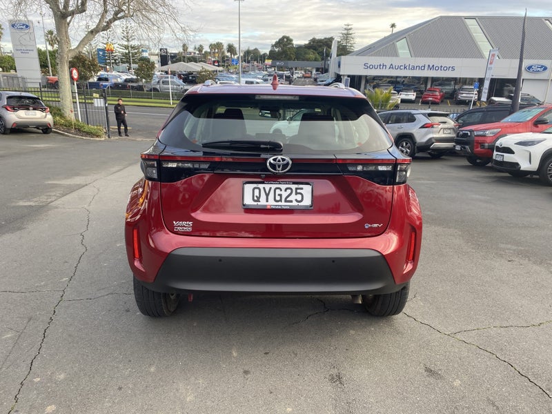 2024 Toyota Yaris Cross GX 1.5P Hybrid SUV image 3