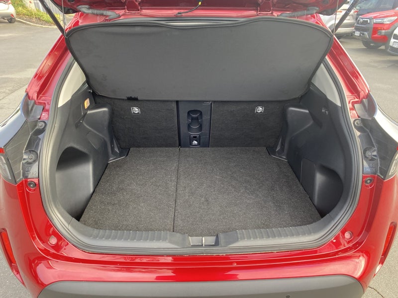 2024 Toyota Yaris Cross GX 1.5P Hybrid SUV image 4