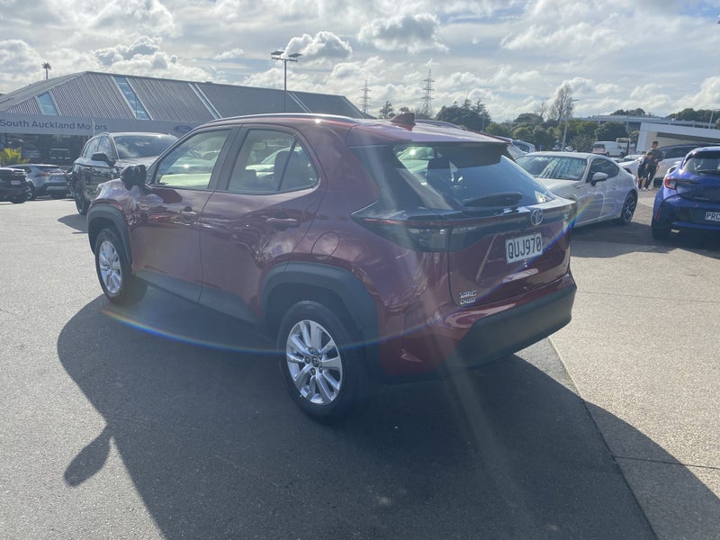 2024 Toyota Yaris Cross GX 1.5P Hybrid SUV image 3