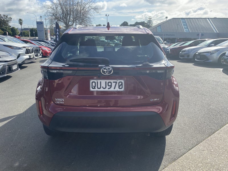 2024 Toyota Yaris Cross GX 1.5P Hybrid SUV image 4