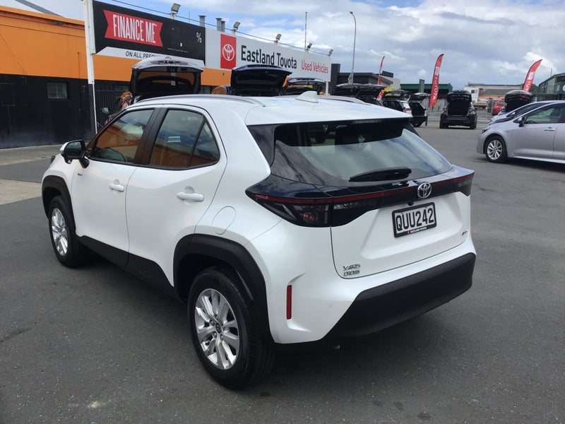 2024 Toyota Yaris Cross GX 1.5P Hybrid SUV image 5