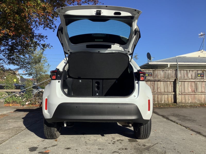 2024 Toyota Yaris Cross GX 1.5P Hybrid SUV image 5