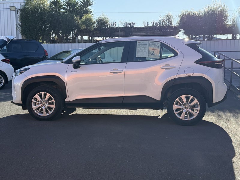 2024 Toyota Yaris Cross GX 1.5P Hybrid SUV image 4
