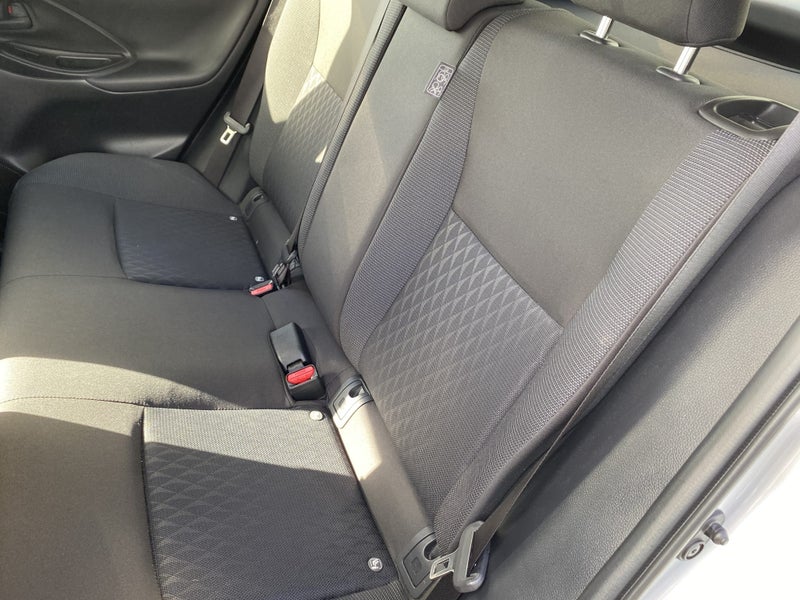 2024 Toyota Yaris Cross GX 1.5P Hybrid SUV image 5