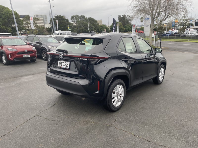 2024 Toyota Yaris Cross GX 1.5P Hybrid SUV image 2