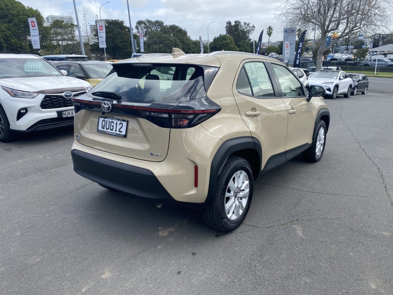 2024 Toyota Yaris Cross GX 1.5P Hybrid SUV image 2