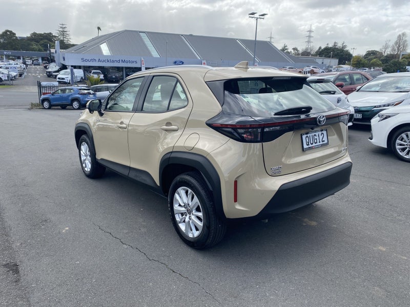 2024 Toyota Yaris Cross GX 1.5P Hybrid SUV image 5