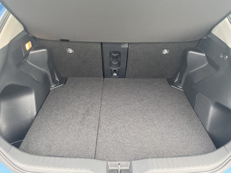 2024 Toyota Yaris Cross GX 1.5P Hybrid SUV image 4