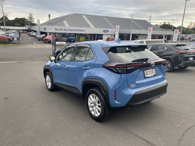 2024 Toyota Yaris Cross GX 1.5P Hybrid SUV image 5