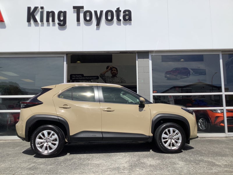 2024 Toyota Yaris Cross GX 1.5P HYBRID SUV image 3