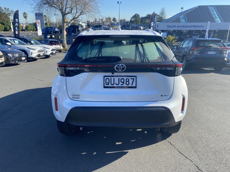 2024 Toyota Yaris Cross GX 1.5P Hybrid SUV image 3