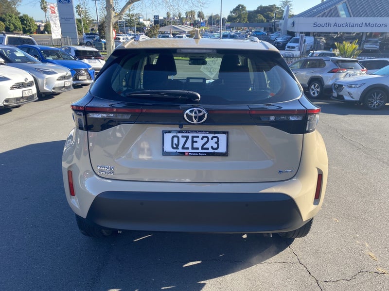 2024 Toyota Yaris Cross GX 1.5P Hybrid SUV image 3