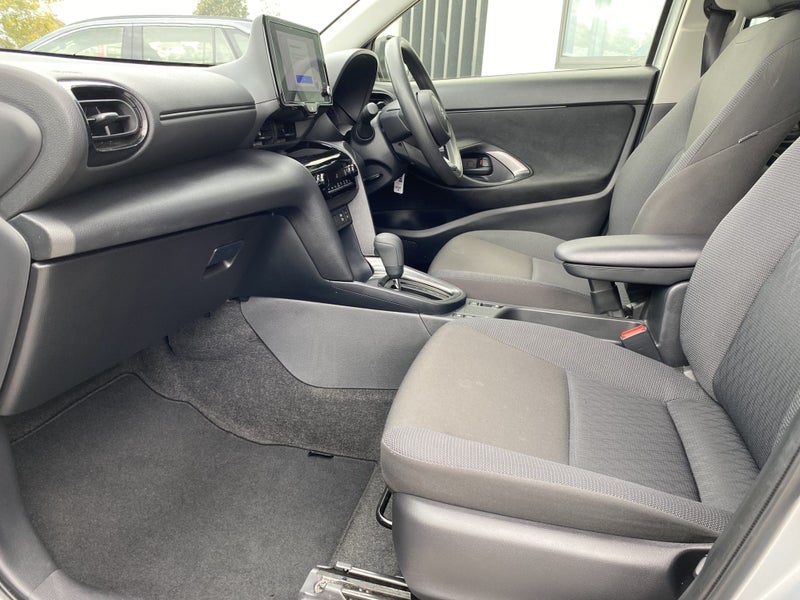 2024 Toyota Yaris Cross GX 1.5P HYBRID SUV image 5