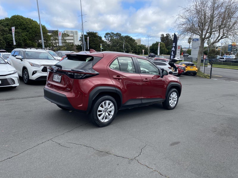 2024 Toyota Yaris Cross GX 1.5P Hybrid SUV image 2