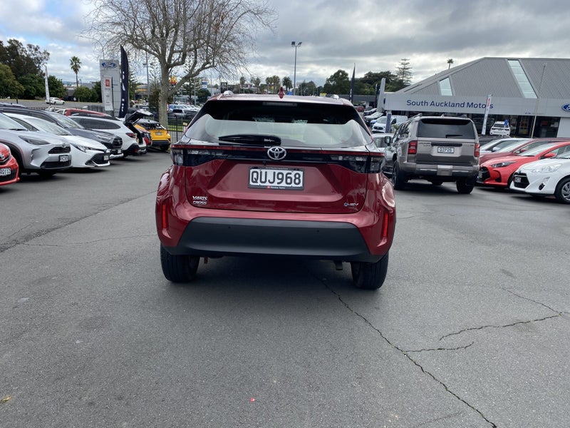 2024 Toyota Yaris Cross GX 1.5P Hybrid SUV image 3