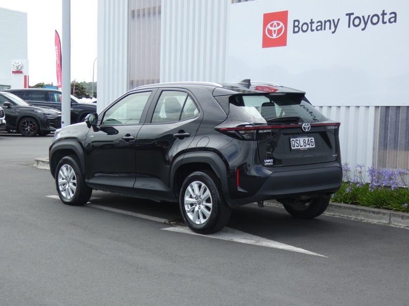 2024 Toyota Yaris Cross GX Hybrid image 2