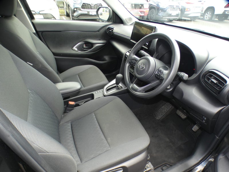 2024 Toyota Yaris Cross GX Hybrid image 3