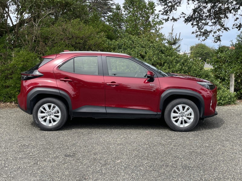 2024 Toyota Yaris Cross GX Hybrid image 3