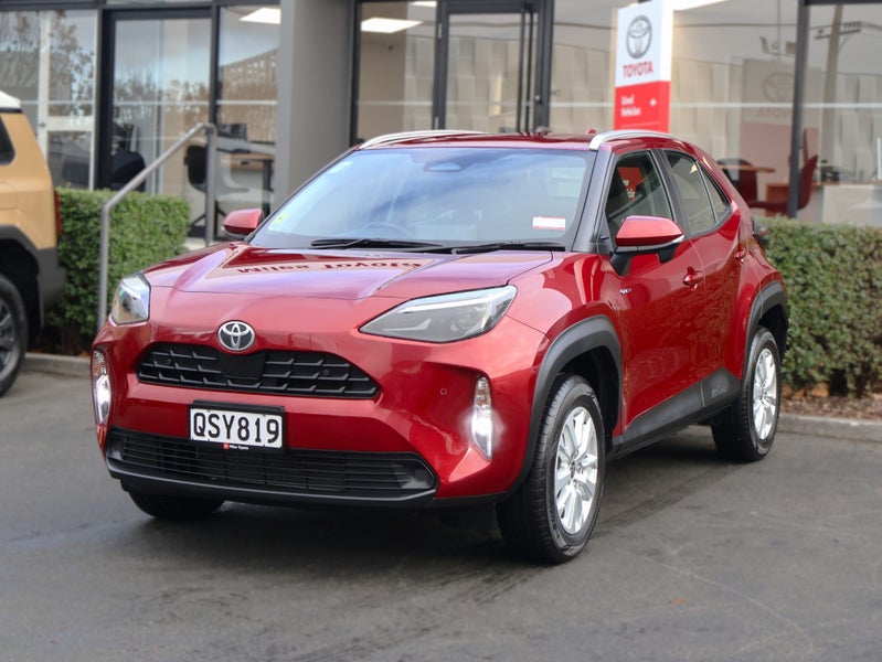 2024 Toyota Yaris Cross GX HYBRID image 3
