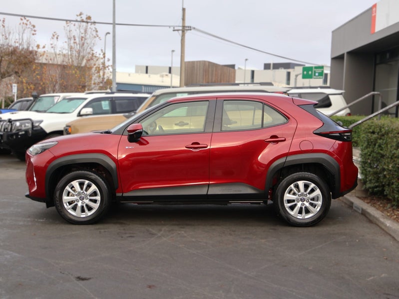 2024 Toyota Yaris Cross GX HYBRID image 4