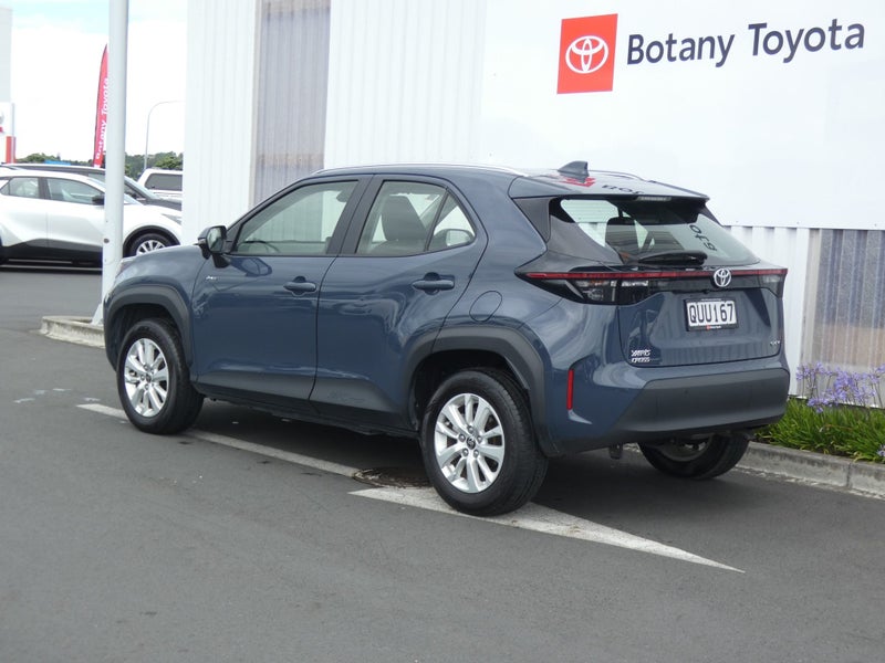 2024 Toyota Yaris Cross GX Hybrid image 3