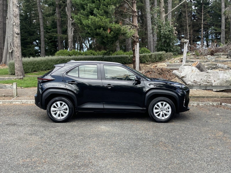 2024 Toyota Yaris Cross GX Hybrid image 3
