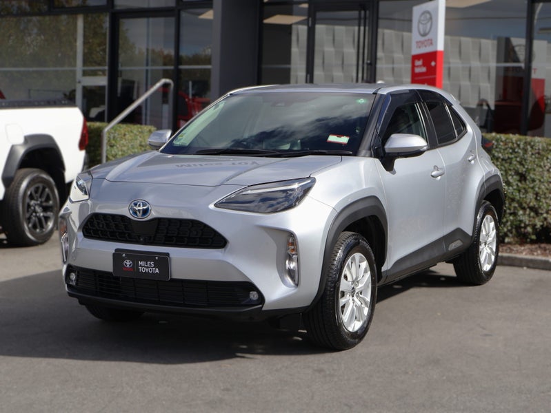 2024 Toyota Yaris Cross HYBRID, Push Start image 3