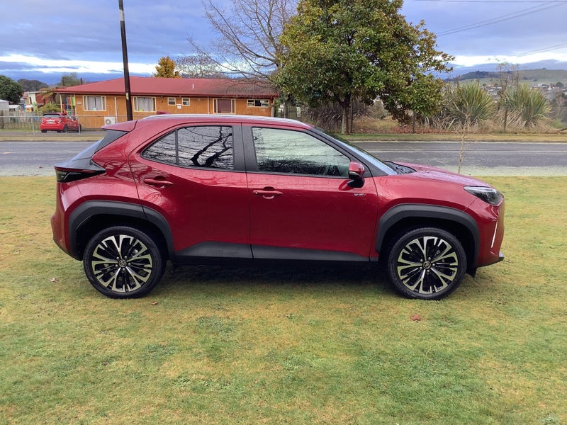 2024 Toyota Yaris Cross Limited 1.5P Hybrid Ele... image 4