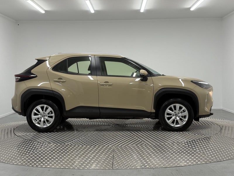 2024 Toyota Yaris GX 1.5 Hybrid image 2