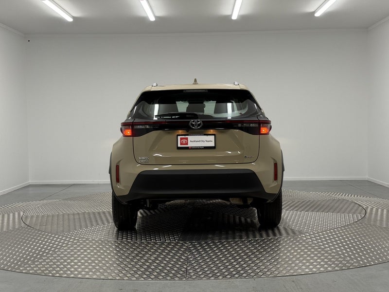 2024 Toyota Yaris GX 1.5 Hybrid image 4