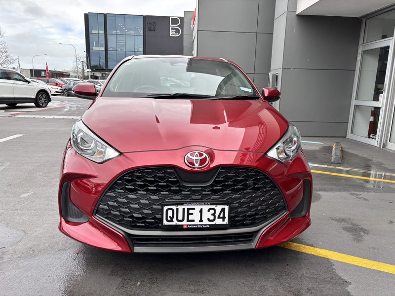 2024 Toyota Yaris GX 1.5 HYBRID ECONOMICAL HATCH image 4