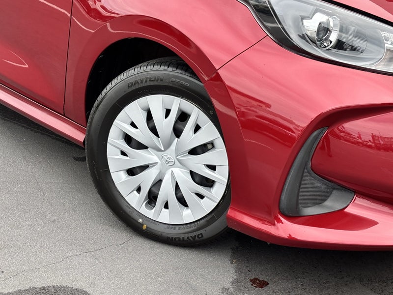 2024 Toyota Yaris GX 1.5 HYBRID ECONOMICAL HATCH image 5