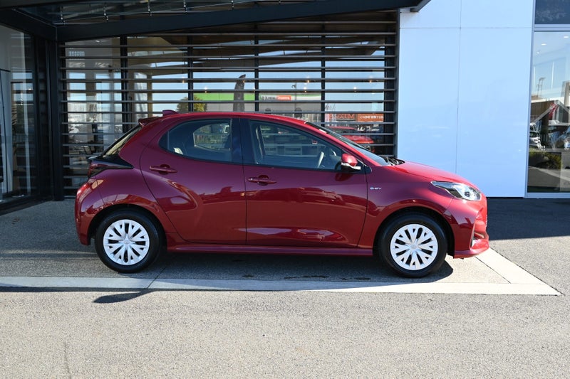 2024 Toyota Yaris GX 1.5 Petrol Hybrid FWD Hatc... image 5