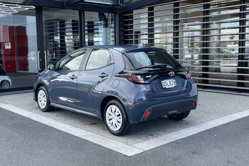 2024 Toyota Yaris GX 1.5 Petrol Hybrid FWD Hatc... image 2