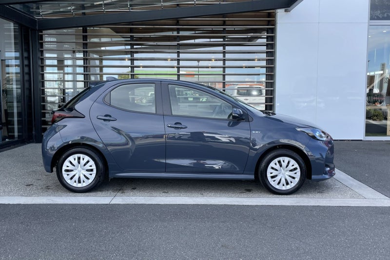 2024 Toyota Yaris GX 1.5 Petrol Hybrid FWD Hatc... image 5