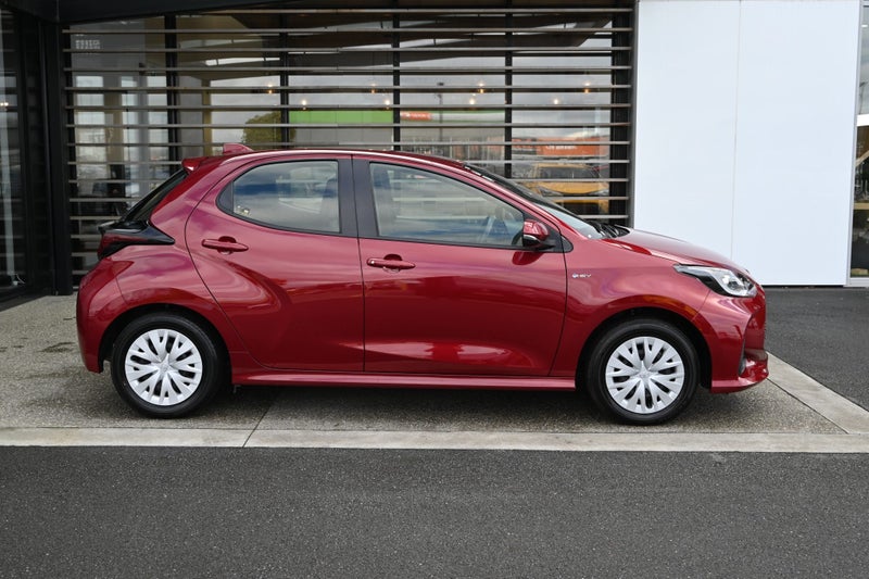 2024 Toyota Yaris GX 1.5 Petrol Hybrid FWD Hatc... image 5