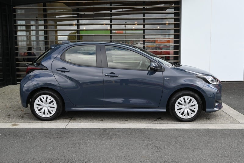 2024 Toyota Yaris GX 1.5 Petrol Hybrid FWD Hatc... image 5