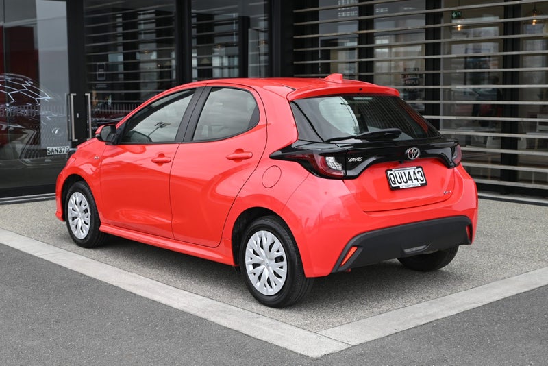 2024 Toyota Yaris GX 1.5 Petrol Hybrid FWD Hatc... image 2