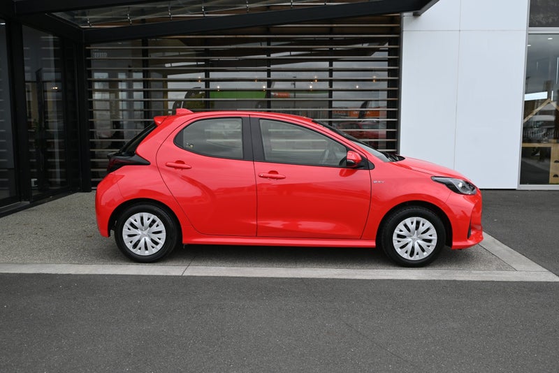 2024 Toyota Yaris GX 1.5 Petrol Hybrid FWD Hatc... image 5