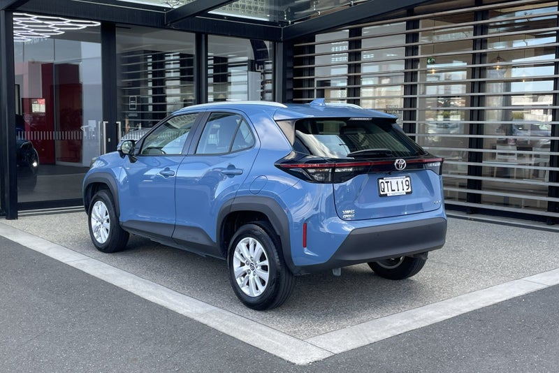 2024 Toyota Yaris GX 1.5 Petrol Hybrid FWD SUV image 2