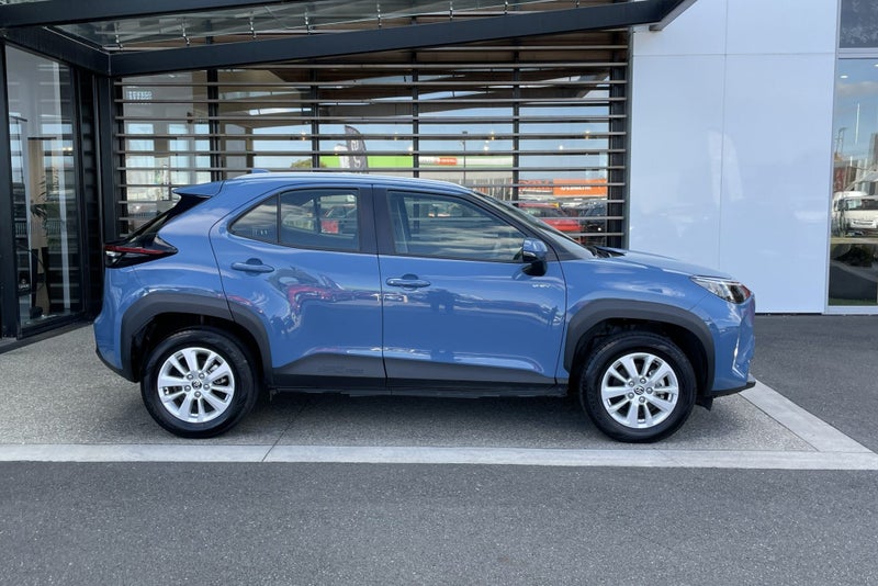 2024 Toyota Yaris GX 1.5 Petrol Hybrid FWD SUV image 5