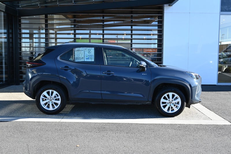 2024 Toyota Yaris GX 1.5 Petrol Hybrid FWD SUV image 5