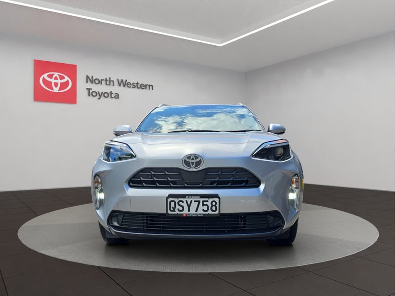 2024 Toyota Yaris GX 1.5L Hybrid 2WD SUV image 2