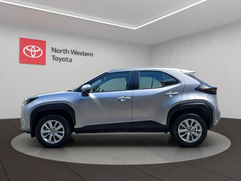 2024 Toyota Yaris GX 1.5L Hybrid 2WD SUV image 4